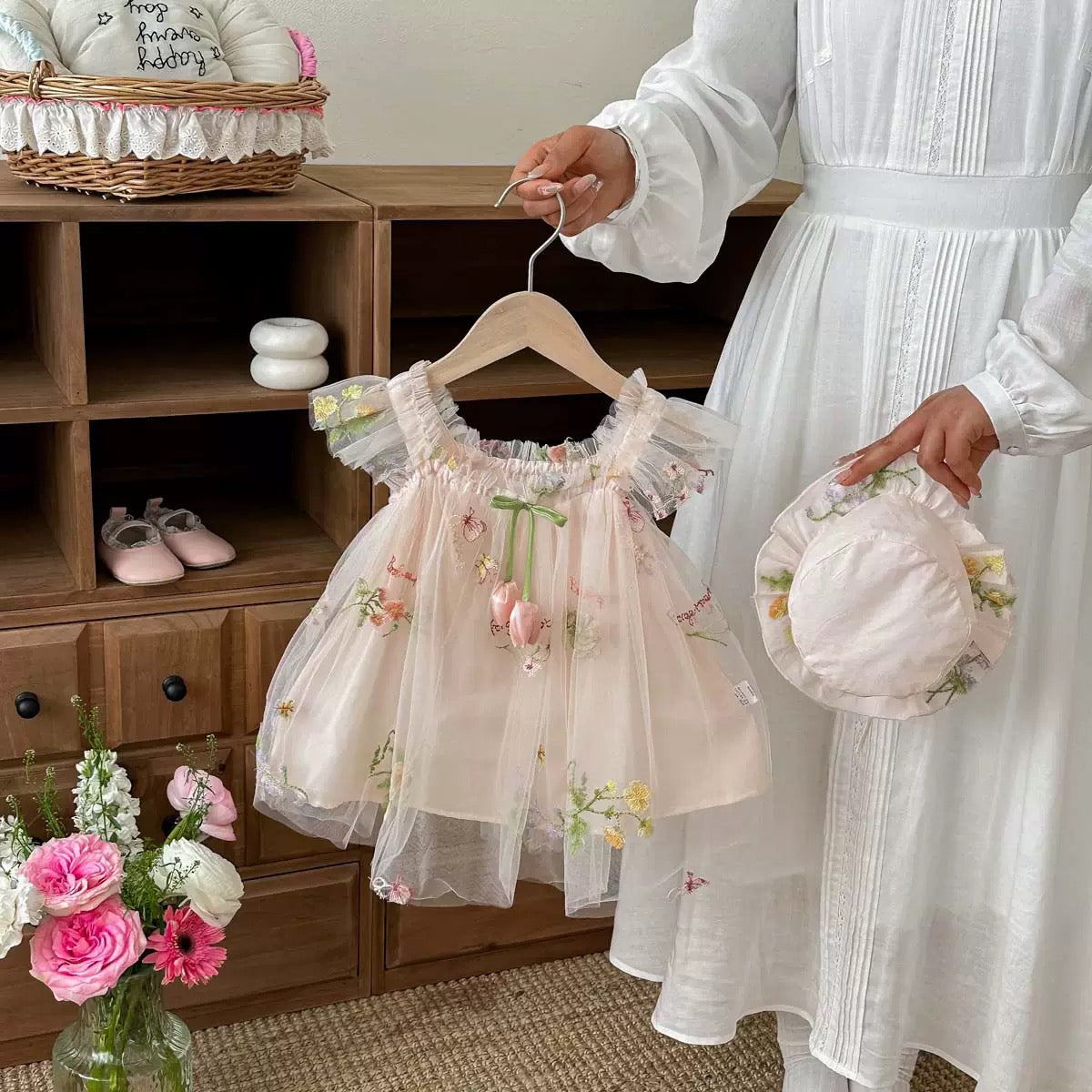 On Hand Parfait Flutter Tulip Dress & Hat