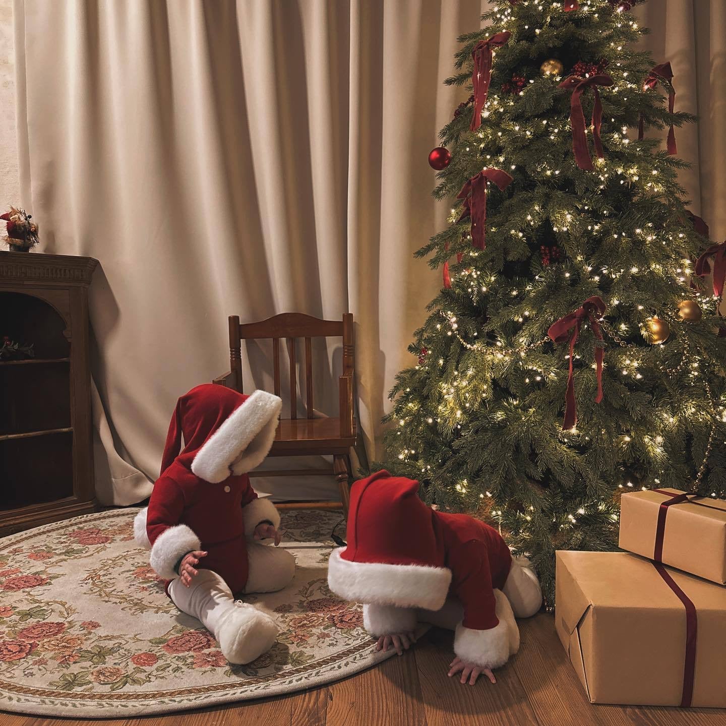 CHRISTMAS OOTD FOR PREORDER Herald Santa Romper & Hat