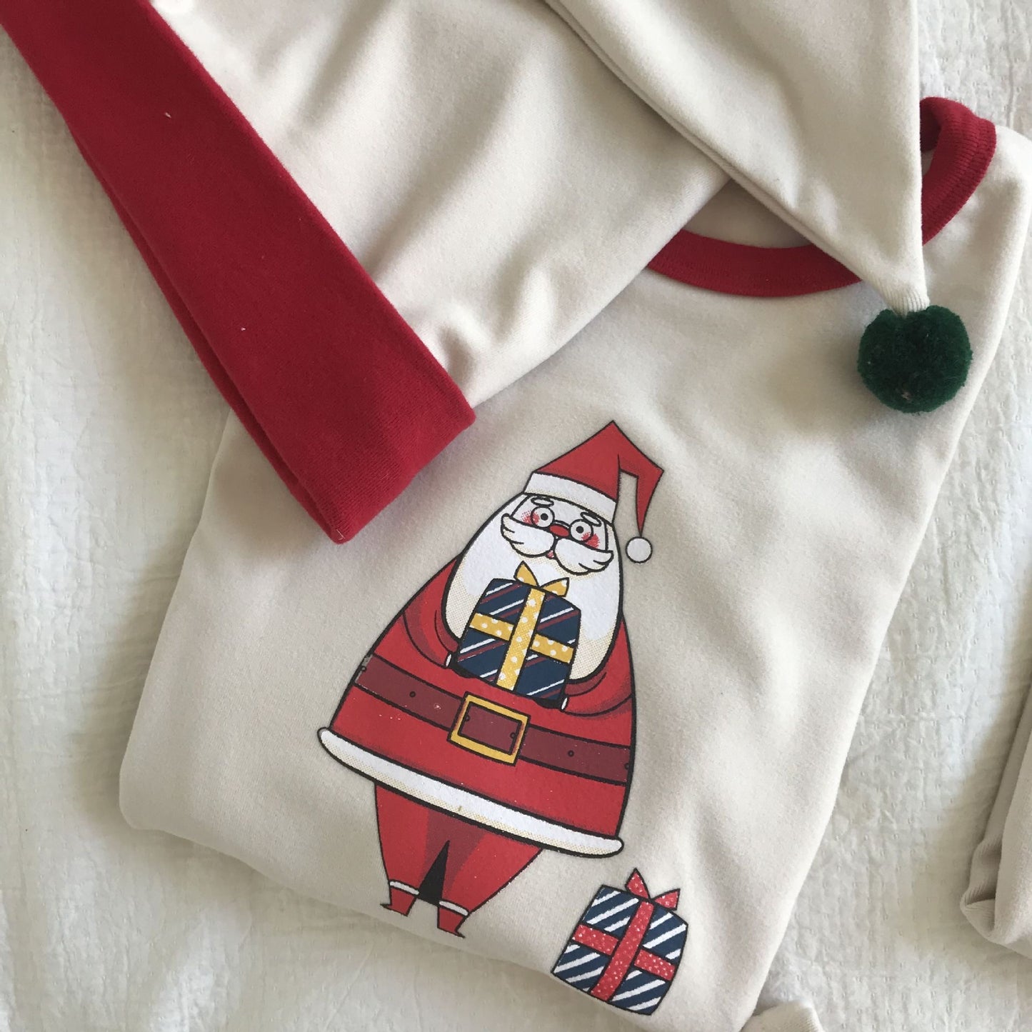 CHRISTMAS OOTD FOR PREORDER Holly Pajama Set for Kids