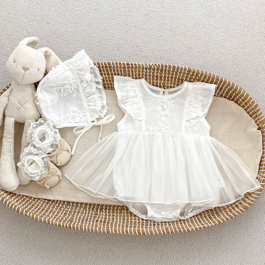 On Hand Dove Romper & Hat 0-6 months