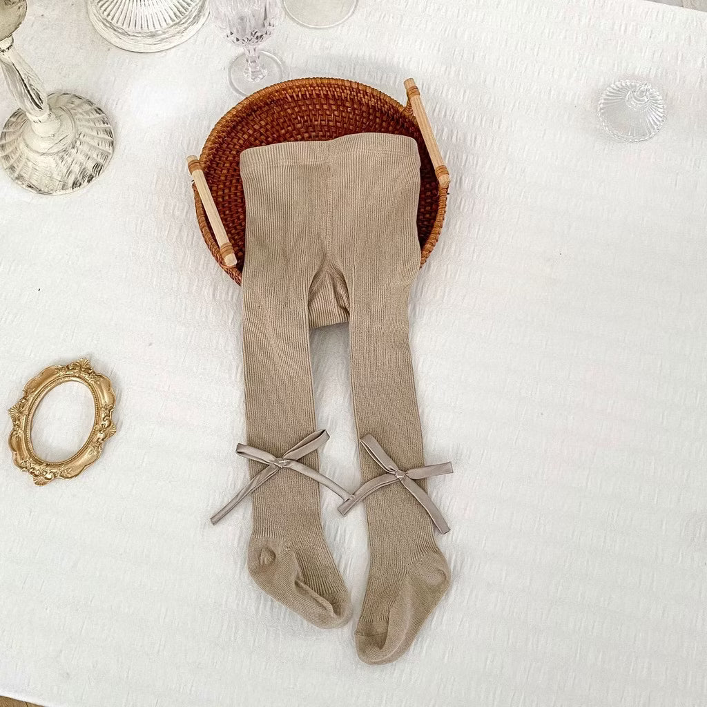 On Hand Dean Stockings 0-6 months